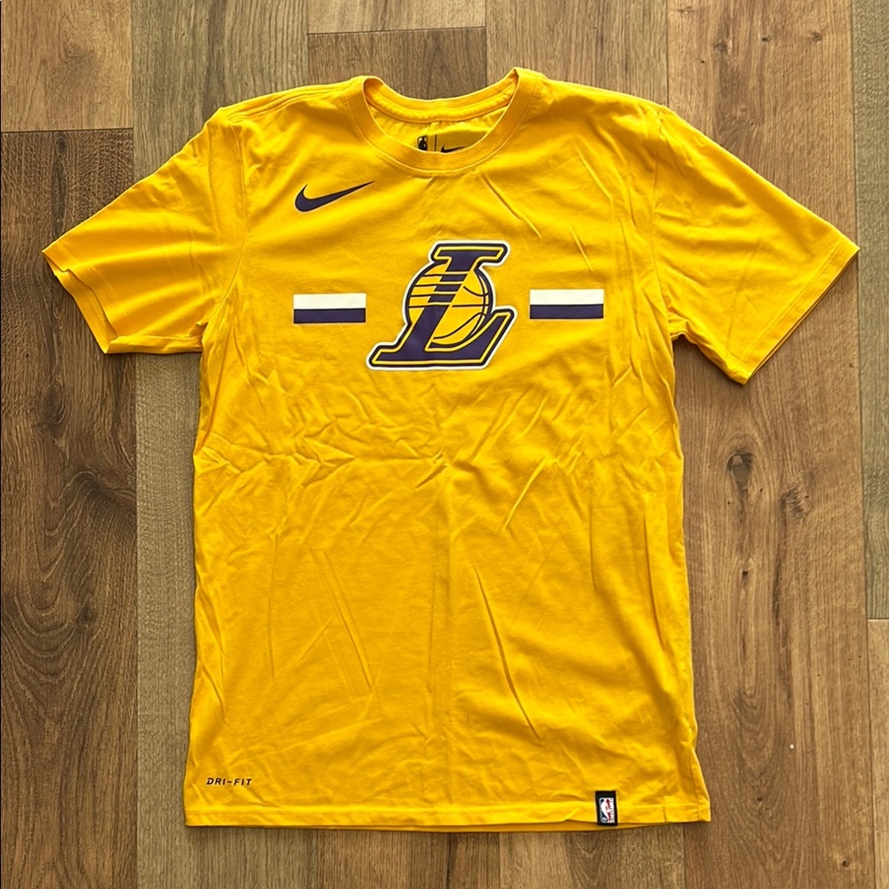 Nike Lakers Yellow Short Sleeve Tee